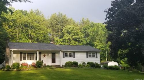 57 Lucky Lake Dr, Rock Hill, NY 12775-6026