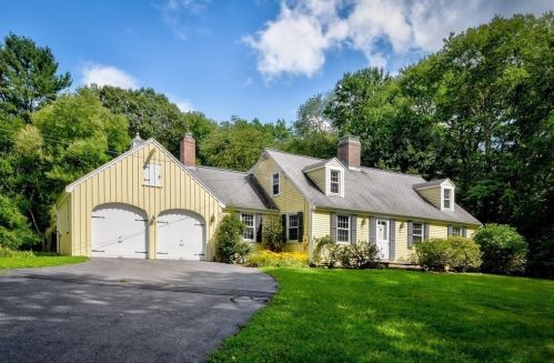 16 Parks Dr, Sherborn, MA 01770-1228