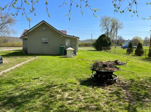 164 South St, Frazeysburg, OH 43822-9702