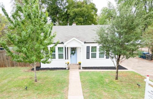 416 Palmetto Dr, Fort Worth, TX 76114-3743