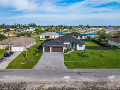 521 1st Ter, Cape Coral, FL 33990-1194