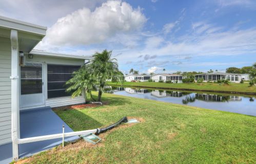 8471 Schefflera Ct, Fort Pierce FL  34952-3377 exterior