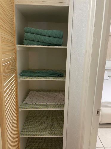 6265 111th Ter, Hialeah FL  33012-2354 exterior