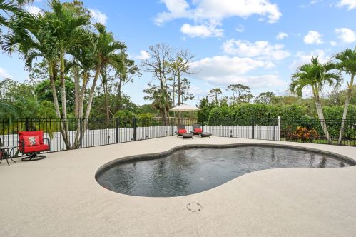 523 Squire Johns Ln, Palm City FL  34990-7824 exterior