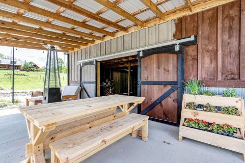 17978 Nashport Rd, Nashport OH  43830-4601 exterior