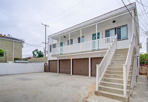 757 Redondo Ave, Long Beach CA  90804-5140 exterior