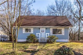 608 Riverside Dr, Columbia, TN 38401-2942