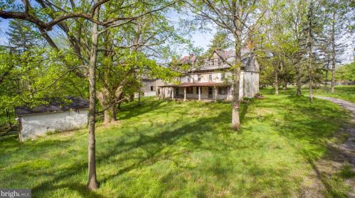 1704 Dreshertown Rd, Dresher PA  19025-1303 exterior