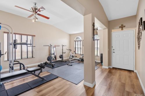 32902 Fairmont Ln, Lake Elsinore CA  92530-6283 exterior