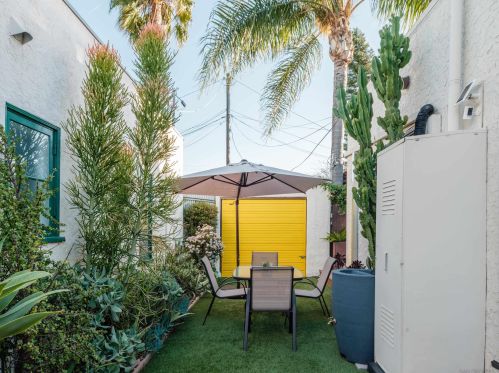 4762 Mountain View Dr, San Diego CA  92116-2250 exterior