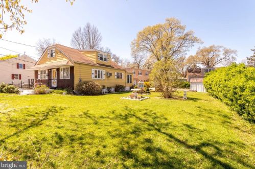 1118 Delsea Dr, West Deptford, NJ 08093-2250