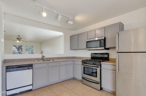 6162 Wheaton Dr, Tucson, AZ 85747-5929