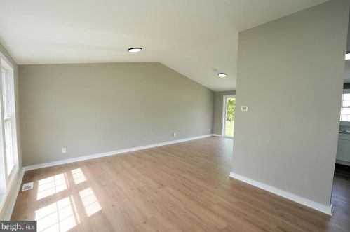 150 Independence Dr, Yardley PA 19067-4910 exterior