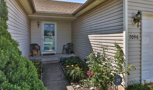 7096 Country Walk Dr, Franklin, OH 45005-3991