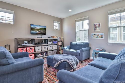 4110 Eagle Flight Dr, Simi Valley CA 93065-0225 exterior