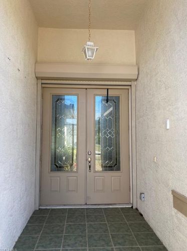 25781 Old Gaslight Dr, Bonita Springs, FL 34135-8895