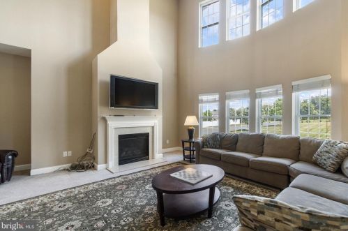 6 Nicole Ct, Swedesboro NJ  08085-3448 exterior