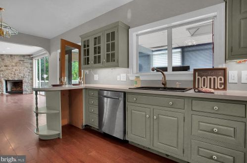 3655 Derry St, Harrisburg PA 17111-4354 exterior