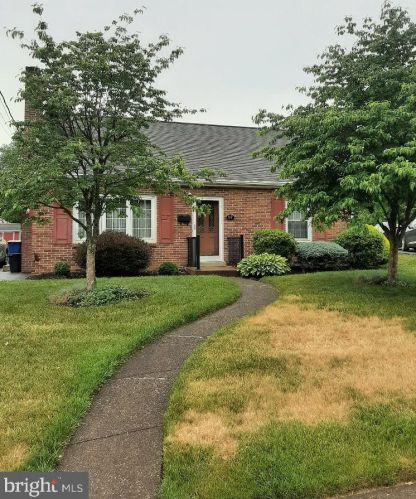 97 Oneida Rd, Camp Hill, PA 17011-6780
