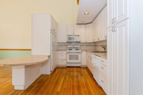 505 Longacre Ave, Woodsburgh NY  11598-2307 exterior