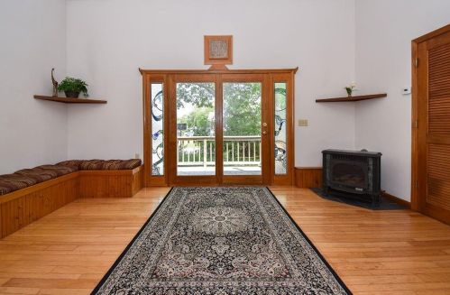 38 Noble St, South Kingstown RI  02882-3941 exterior