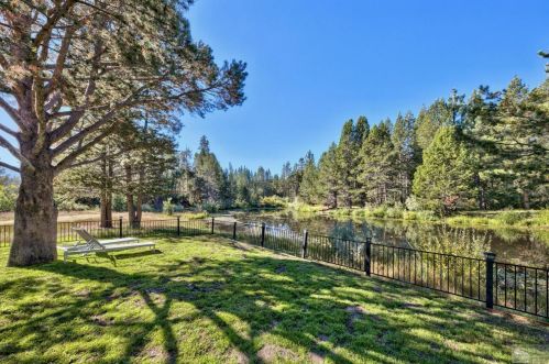 802 Lassen Dr, South Lake Tahoe, CA 96150-4446
