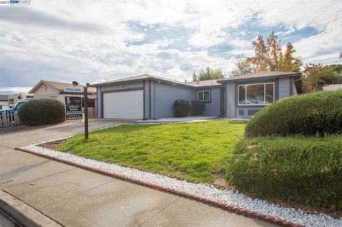 1012 Stoneman Ave, West Pittsburg, CA 94565-5459