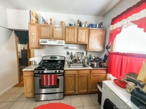26 Adams Street Ext, Waterbury, CT 06704-3303