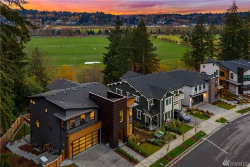 11769 155 Ave, Redmond WA  98052-5153 exterior