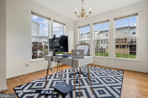 6975 Manahoac Pl, Gainesville VA  20155-1638 exterior