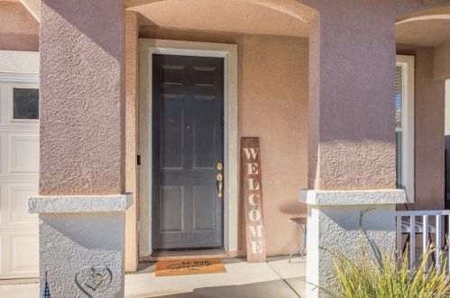 28263 Sycamore Dr, Santa Clarita, CA 91350-4442