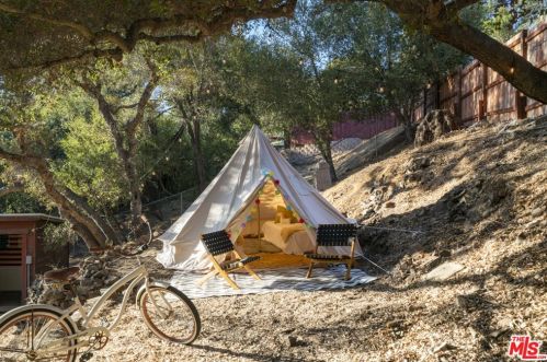 328 Topanga Canyon Blvd, Topanga CA  90290-3838 exterior