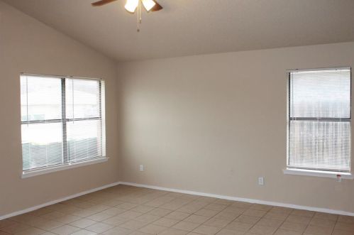 1129 Suburban St, Cedar Hill TX  75104-3256 exterior