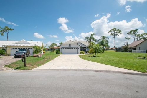5855 Westbourgh Ct, Naples, FL 34112-8803