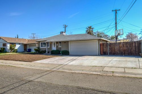 5810 Elmo Dr, North Highlands, CA 95660-4819