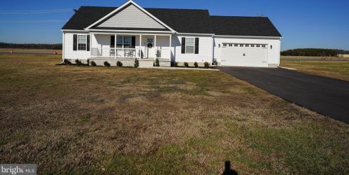 2 Highland Dr, Seaford DE  19973-4827 exterior