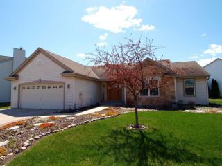2901 Stillwater Cir, Waukesha WI  53189-6822 exterior