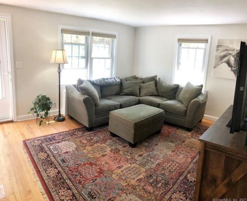 32 View St, Manchester CT  06040-4306 exterior