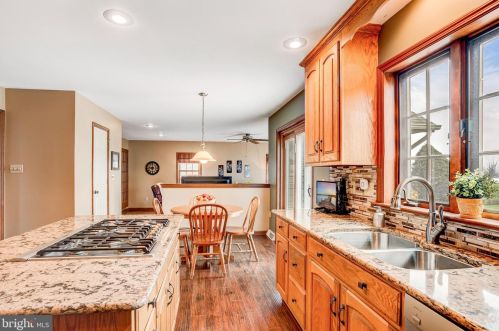 75 Maple Ave, Bareville PA  17540-9602 exterior