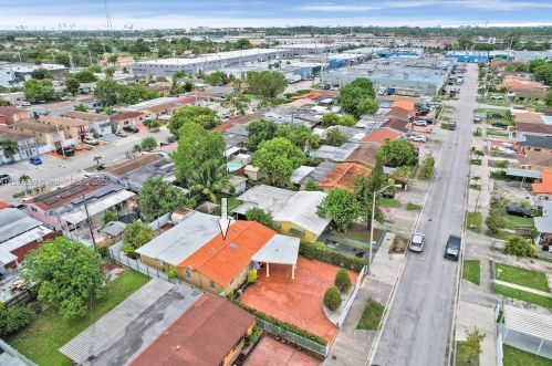 2637 9th Ct, Hialeah FL  33010-1223 exterior