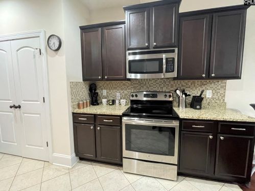 101 Niblick Ct, Cayce-West Columbia SC  29172-2593 exterior