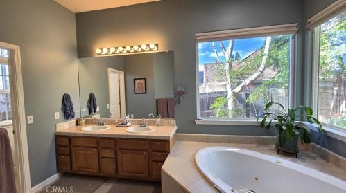 2 Burney Dr, Chico CA  95928-3805 exterior