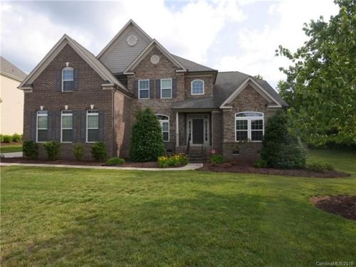 8472 Penton Pl, Harrisburg, NC 28075-3601
