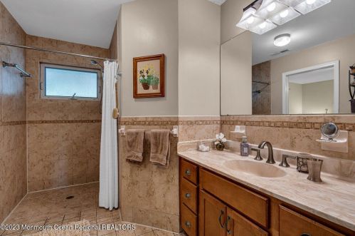 111 Autumn Rd, Lakewood NJ  08701-1622 exterior