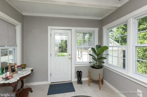 528 Liberty St, Charles Town WV  25414-1830 exterior