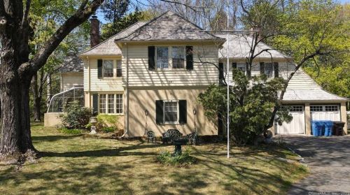 541 Lincoln St, New Britain CT 06052-1802 exterior