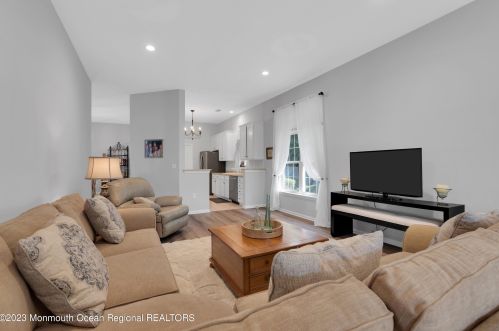 11 Dawnwinds Ct, Lakewood NJ  08701-7517 exterior