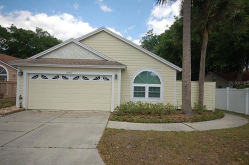 2967 Burlington Dr, Apopka, FL 32703-8131