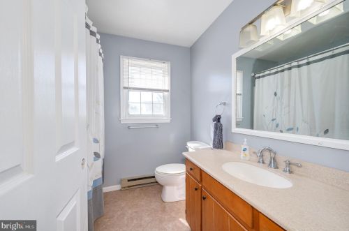 49 Bradford Ct, Charles Town WV  25414-4208 exterior