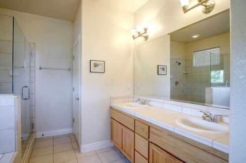 5890 Yuste Ln, Hollister CA  95023-9538 exterior